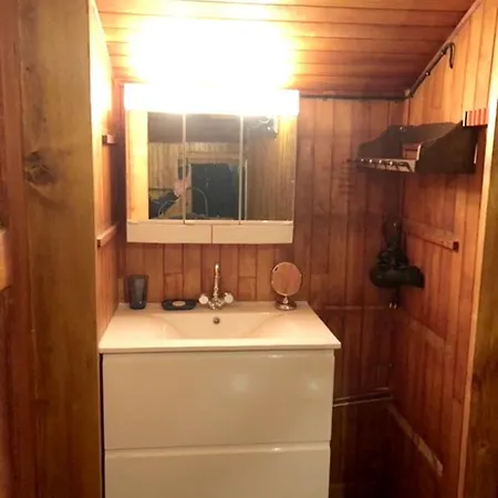 Chalet Chemin De La Pierre A Ruskin Chalet